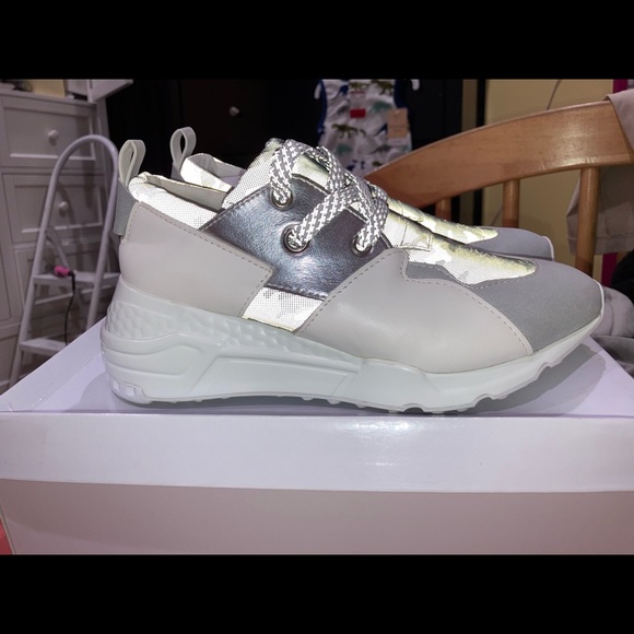 steve madden reflective shoes